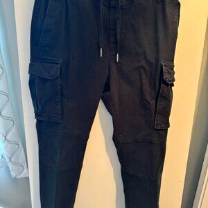 H&M Skinny Fit Coupe Moulante Cargo Pant - Men's size Medium Black